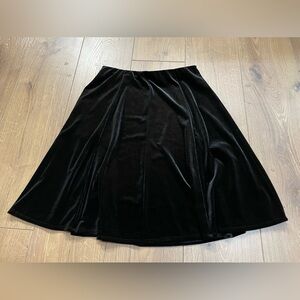 Lord & Taylor Velour A-Line Black Stretchy Skirt Size Small